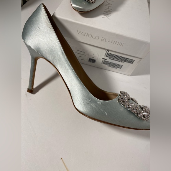 Manolo Blahnik Hangisi Satin Pumps - Picture 9 of 10